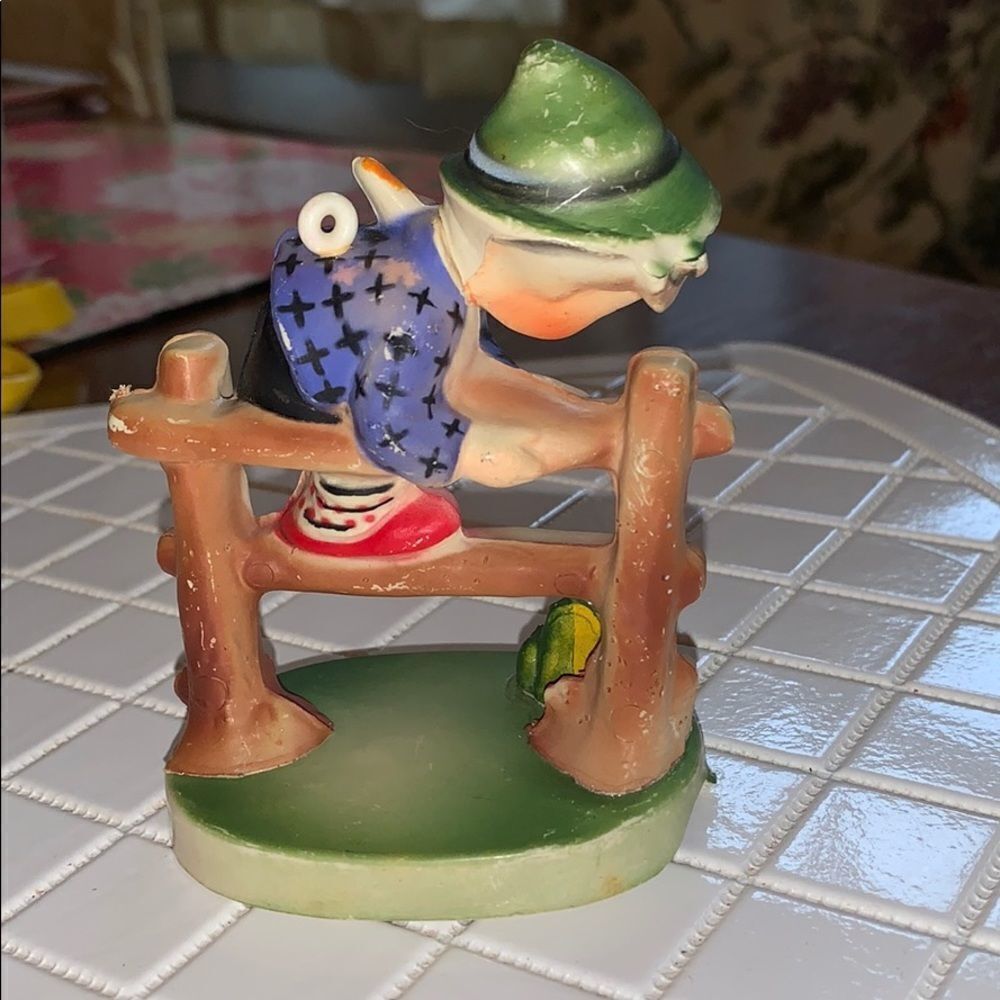 Vtg Hummel “look” boy with frog Christmas ornament - Picture 2 of 5